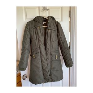 Green puffer coat